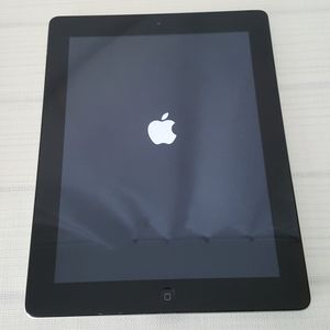 Apple iPad 2, 9.7in., 16GB, Gray/Black